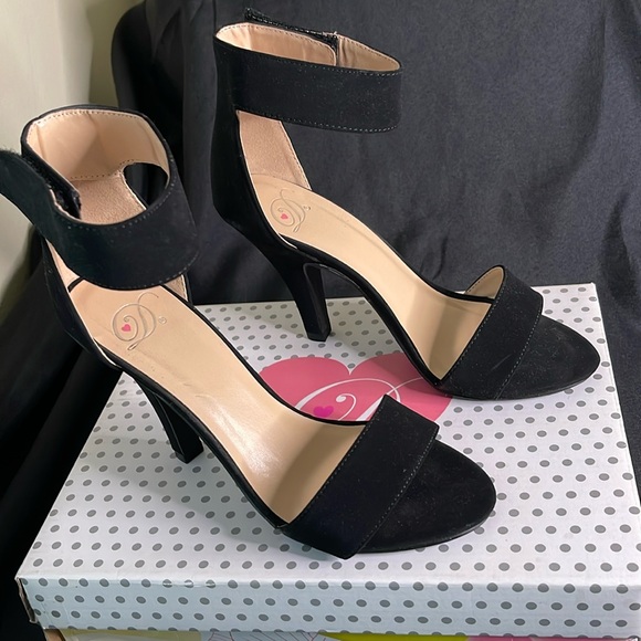 Delicious Rosela-H Open Toe High Heel Ankle Strap Sandal, size 5.5 - Picture 1 of 8